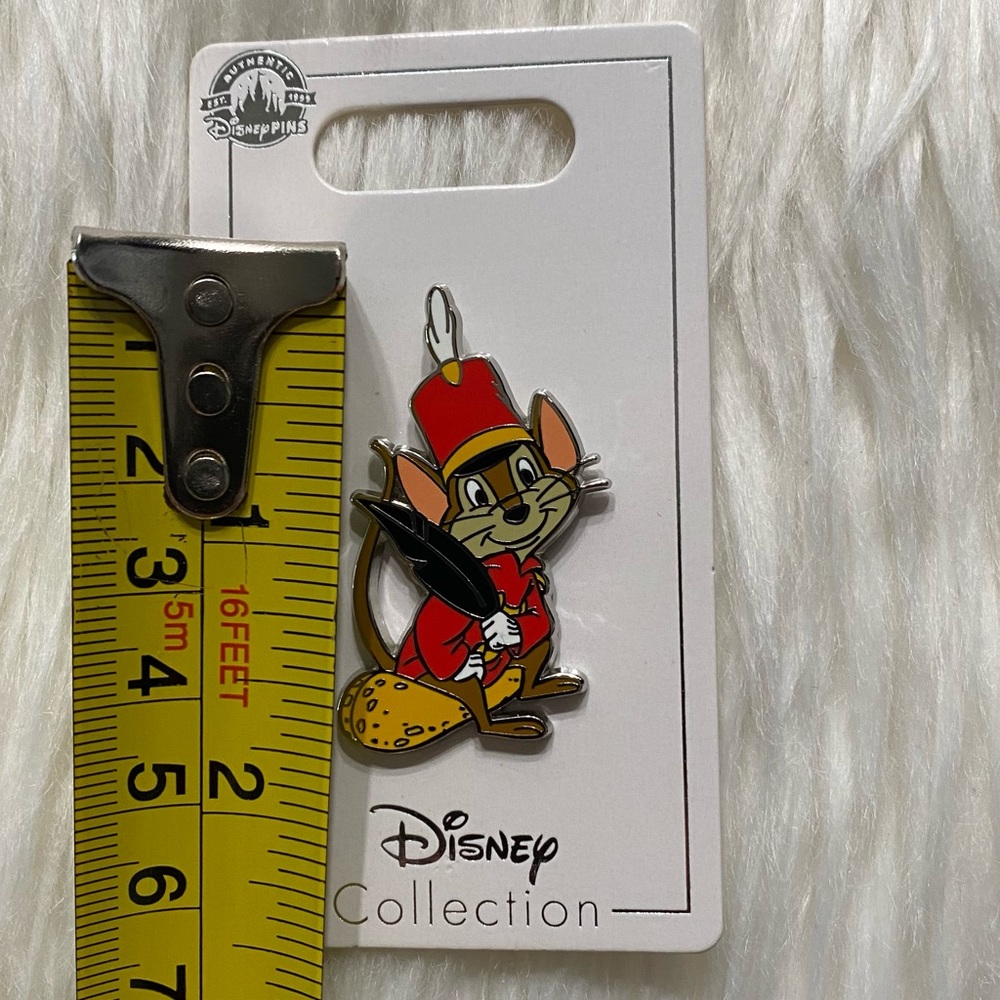 Dumbo’s Timothy Mouse Pin - Picture 2 of 3